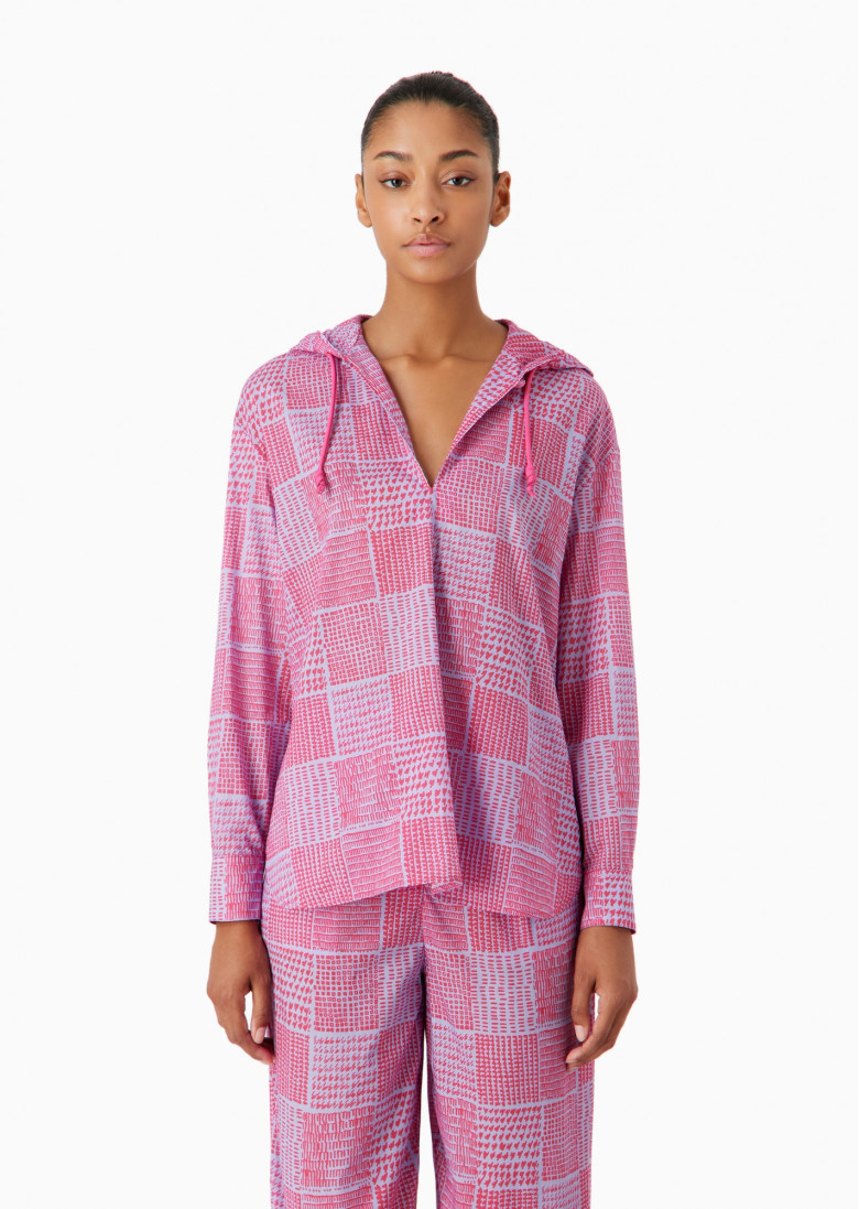 Блуза с длинным рукавом Regular Fit: классический крой, средняя свобода движений.