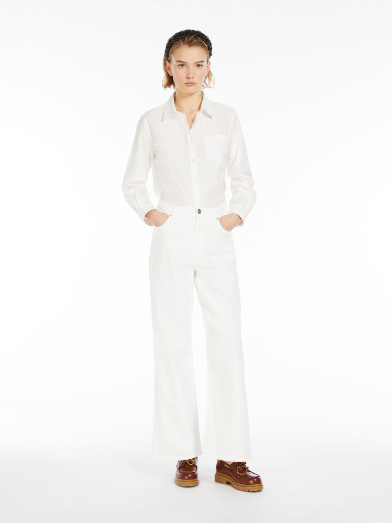 Джинсы Relaxed Relaxed Fit: свободный крой для максимального комфорта. Высокая