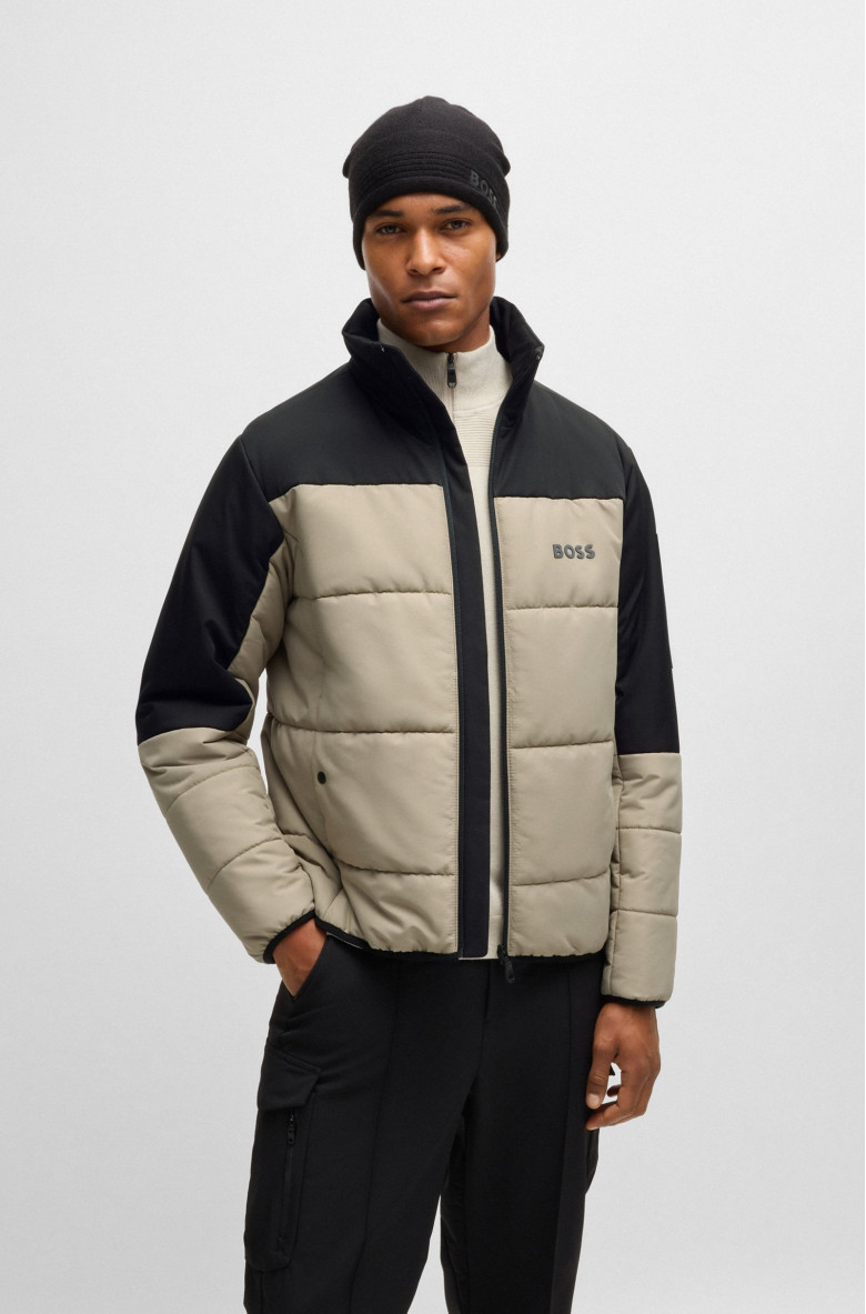 Куртка Regular Fit: класичний крій, середня свобода рухів.