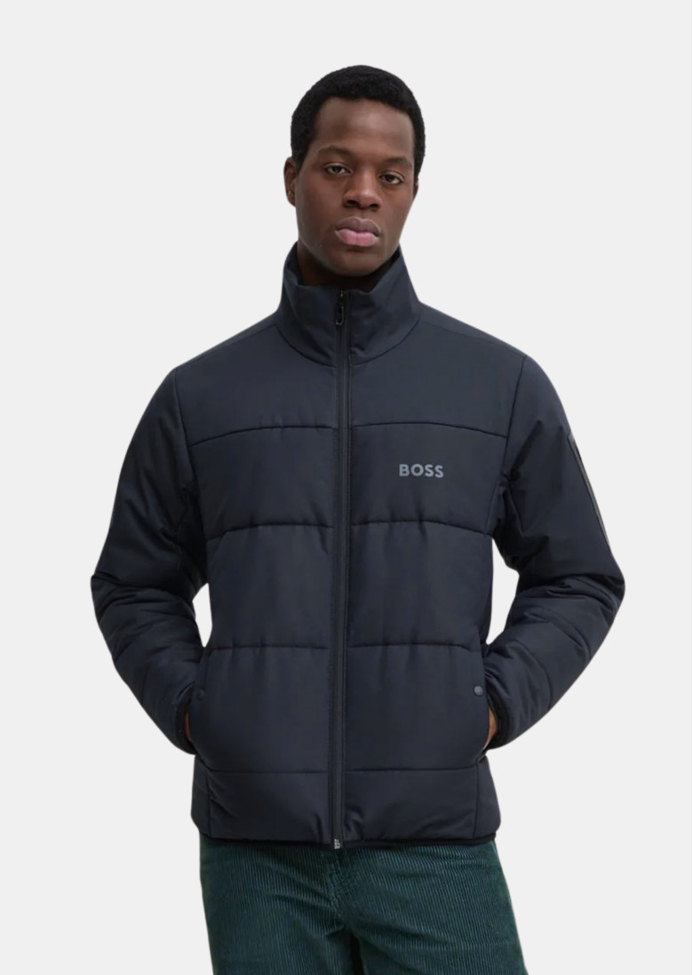Куртка Regular Fit: класичний крій, середня свобода рухів.