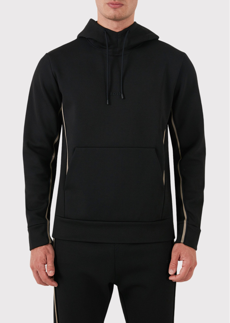 Худи Regular Fit: классический крой, средняя свобода движений.