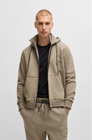 Спортивная кофта Relaxed Fit: свободный крой для максимального комфорта.