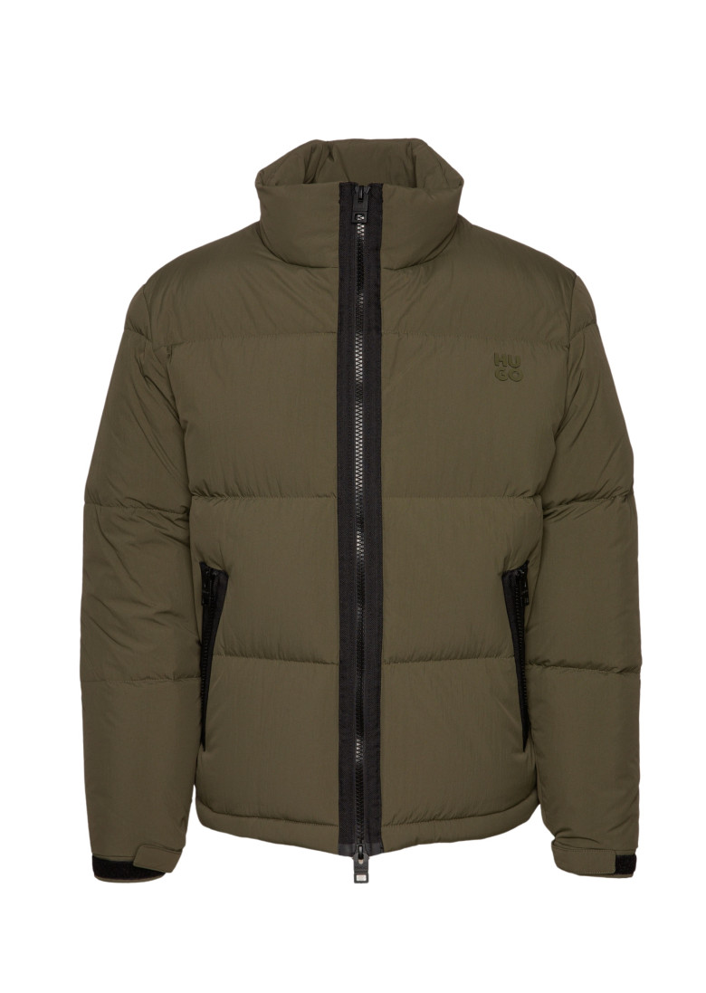 Пуховик Regular Fit: класичний крій, середня свобода рухів.