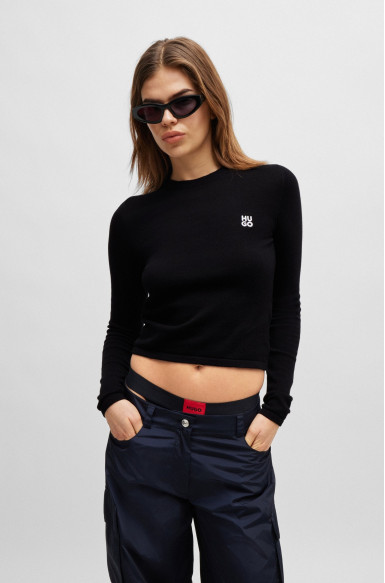 Джемпер Slim Fit: приталений силует, але не надто вузький.