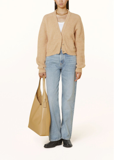 Кофта Relaxed Fit: свободный крой для максимального комфорта.