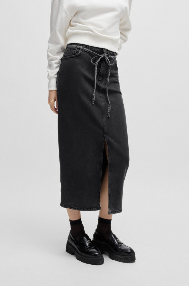 Спідниця максі Slim Fit: приталений силует, але не надто вузький.