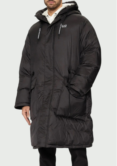 Куртка зимняя Relaxed Fit: свободный крой для максимального комфорта.