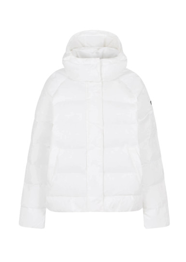 Куртка Regular Fit: классический крой, средняя свобода движений.