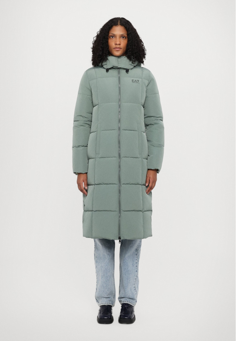 Куртка зимова Regular Fit: класичний крій, середня свобода рухів.