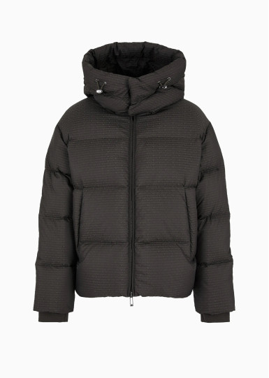 Пуховик Regular Fit: класичний крій, середня свобода рухів.