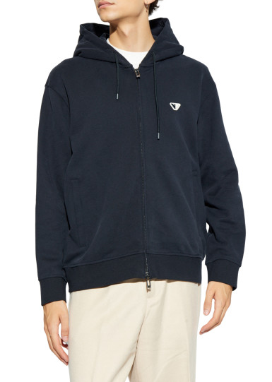 Спортивная кофта Regular Fit: классический крой, средняя свобода движений.
