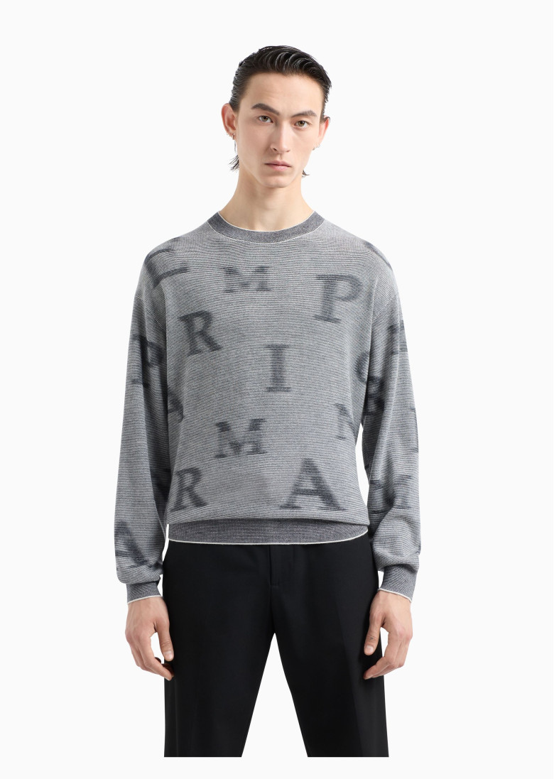 Джемпер Regular Fit: класичний крій, середня свобода рухів.