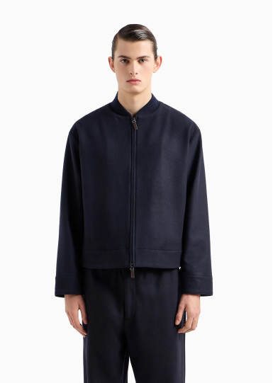 Куртка Regular Fit: класичний крій, середня свобода рухів.