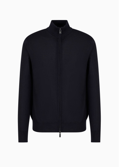 Кофта Regular Fit: класичний крій, середня свобода рухів.