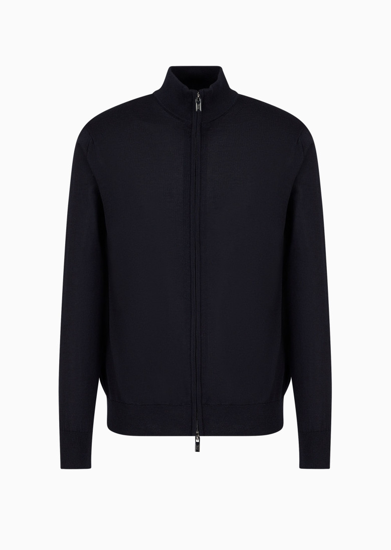 Кофта Regular Fit: класичний крій, середня свобода рухів.