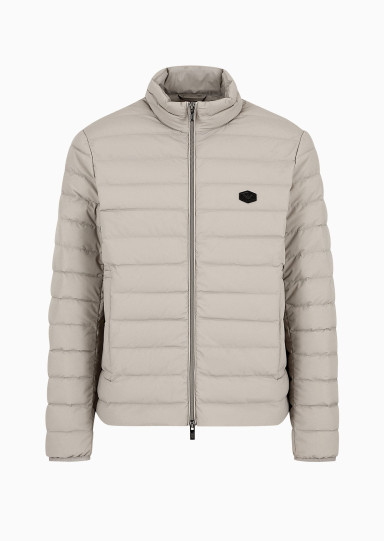 Пуховик тонкий Regular Fit: класичний крій, середня свобода рухів.