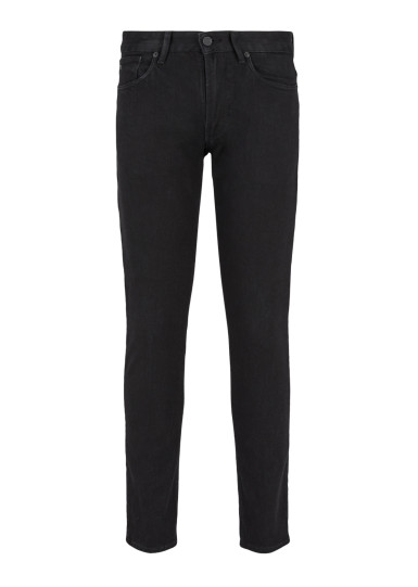 Джинсы Slim Slim Fit: приталенный силуэт, но не слишком узкий. Низкая