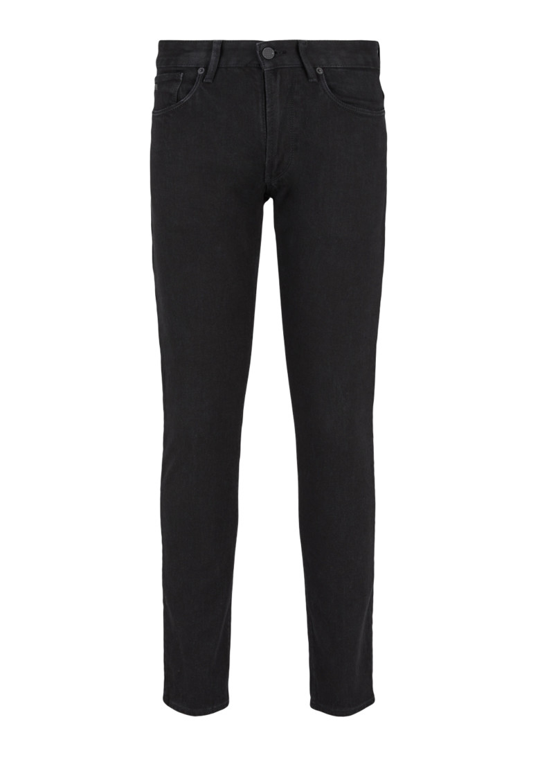 Джинси Slim Slim Fit: приталений силует, але не надто вузький. Низька