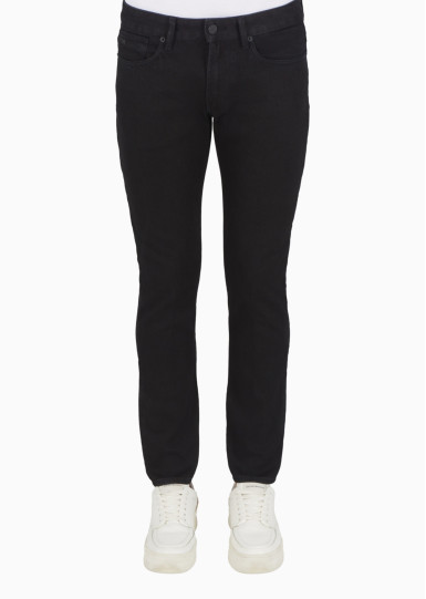 Джинсы Slim Slim Fit: приталенный силуэт, но не слишком узкий. Низкая