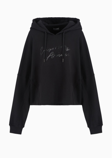 Худи Relaxed Fit: свободный крой для максимального комфорта.