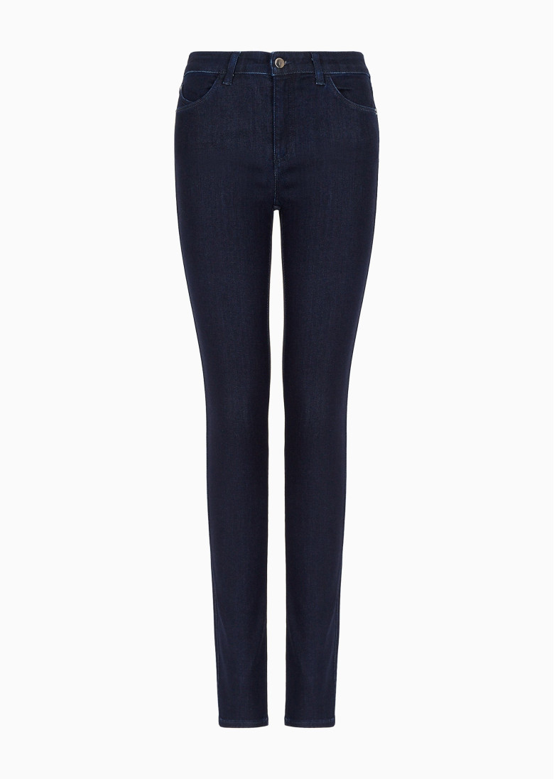 Джинси Slim Slim Fit: приталений силует, але не надто вузький. Середня