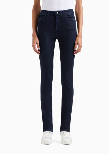 Джинсы Slim Slim Fit: приталенный силуэт, но не слишком узкий. Средняя