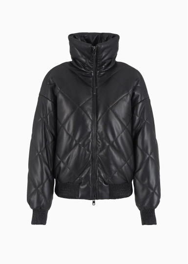 Куртка Regular Fit: класичний крій, середня свобода рухів.