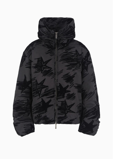 Куртка Regular Fit: класичний крій, середня свобода рухів.