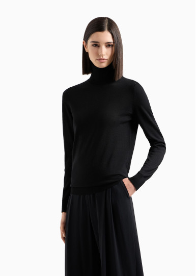 Гольф Regular Fit: класичний крій, середня свобода рухів.