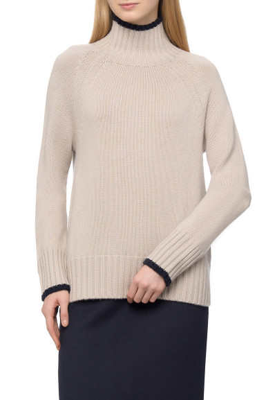 Светр Regular Fit: класичний крій, середня свобода рухів.