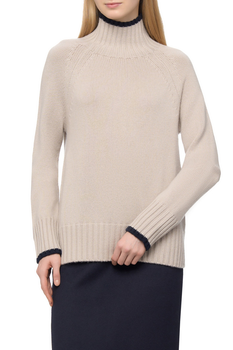 Светр Regular Fit: класичний крій, середня свобода рухів.