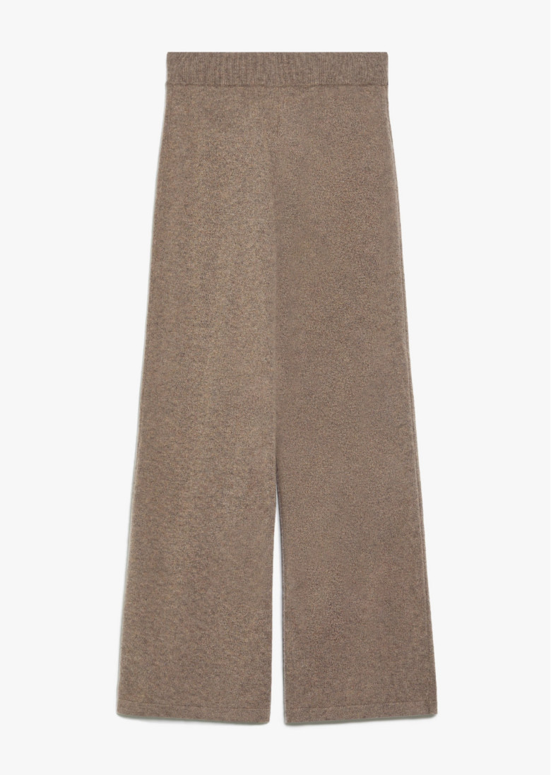Брюки джерси Regular Fit: классический крой, средняя свобода движений. Средняя
