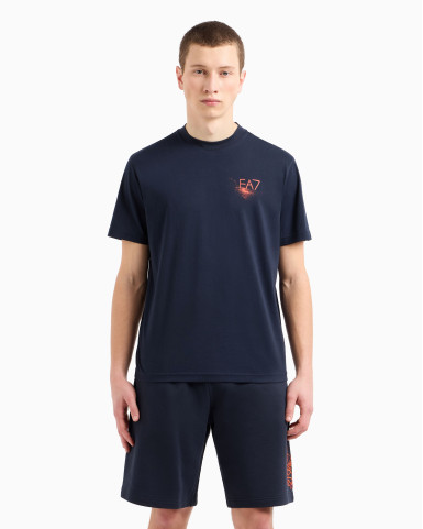 Футболка Regular Fit: класичний крій, середня свобода рухів.