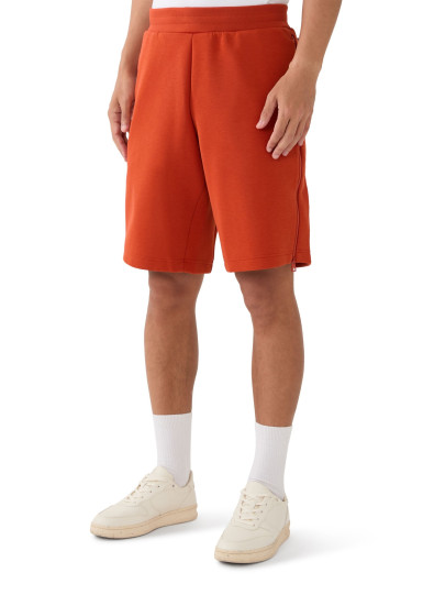 Шорты Regular Fit: классический крой, средняя свобода движений.