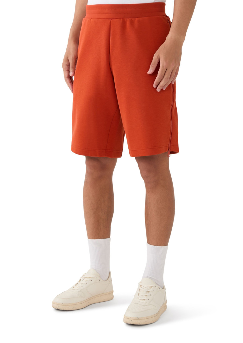 Шорти Regular Fit: класичний крій, середня свобода рухів.