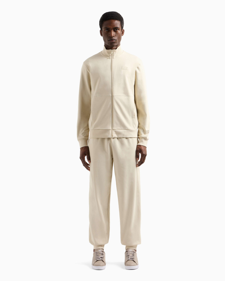 Спортивний костюм Regular Fit: класичний крій, середня свобода рухів.