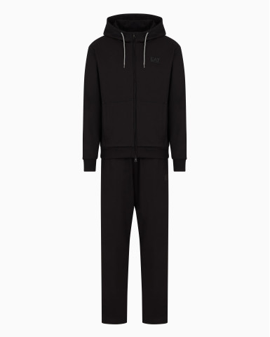 Спортивный костюм Regular Fit: классический крой, средняя свобода движений.