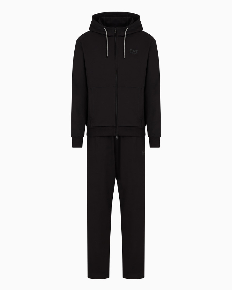 Спортивный костюм Regular Fit: классический крой, средняя свобода движений.