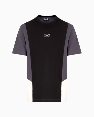 Футболка Regular Fit: класичний крій, середня свобода рухів.