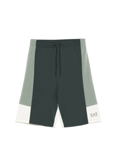Шорты Regular Fit: классический крой, средняя свобода движений.