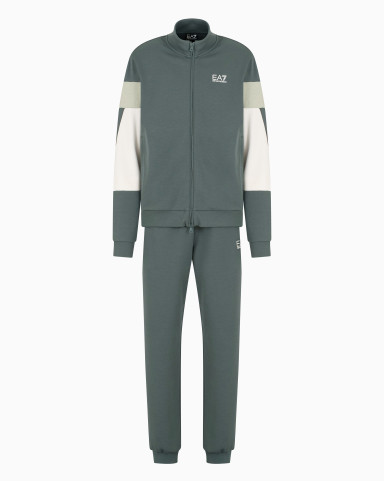 Спортивный костюм Regular Fit: классический крой, средняя свобода движений.