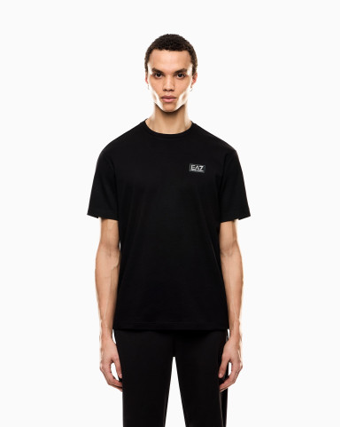 Футболка Regular Fit: класичний крій, середня свобода рухів.