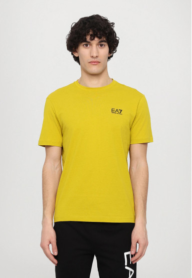 Футболка Regular Fit: классический крой, средняя свобода движений.