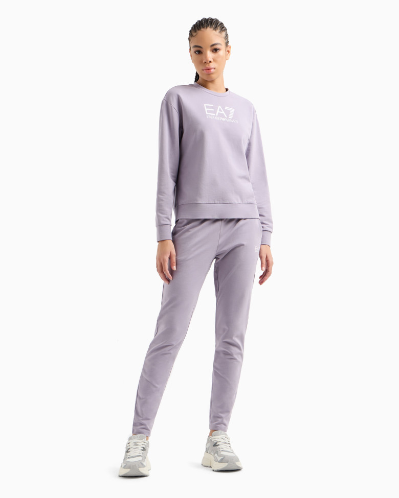 Спортивний костюм Slim Fit: приталений силует, але не надто вузький.