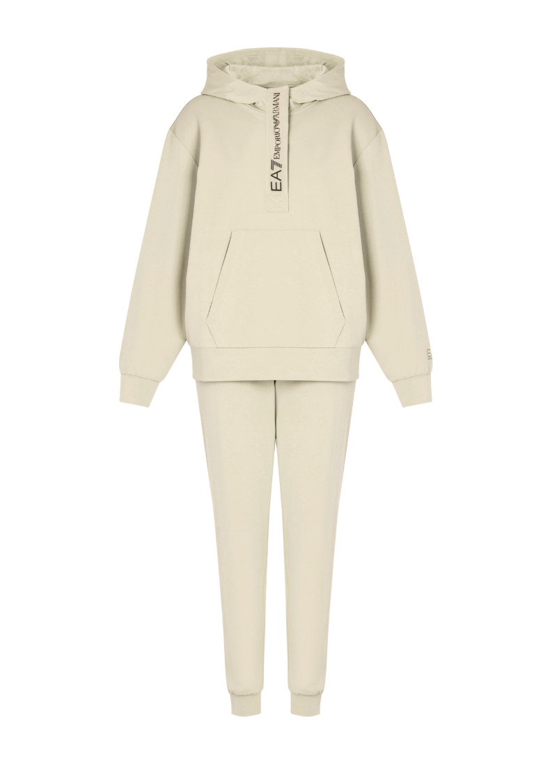 Спортивный костюм Regular Fit: классический крой, средняя свобода движений.