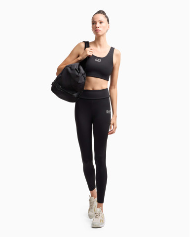 Леггинсы Slim Fit: приталенный силуэт, но не слишком узкий.