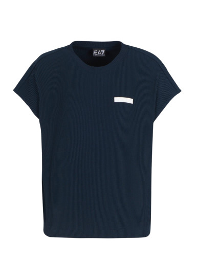 Футболка Regular Fit: классический крой, средняя свобода движений.
