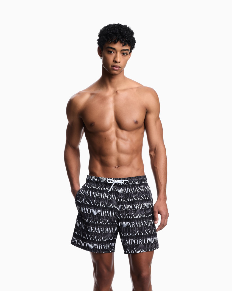 Шорти Regular Fit: класичний крій, середня свобода рухів.