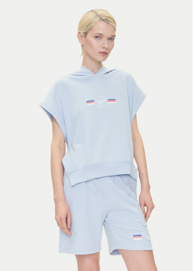 Спортивная толстовка Regular Fit: классический крой, средняя свобода движений.