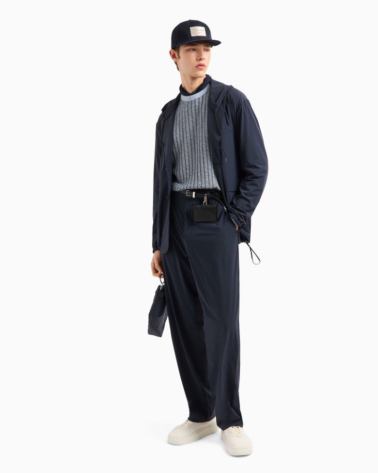 Брюки повседневные Regular Fit: классический крой, средняя свобода движений. Высокая